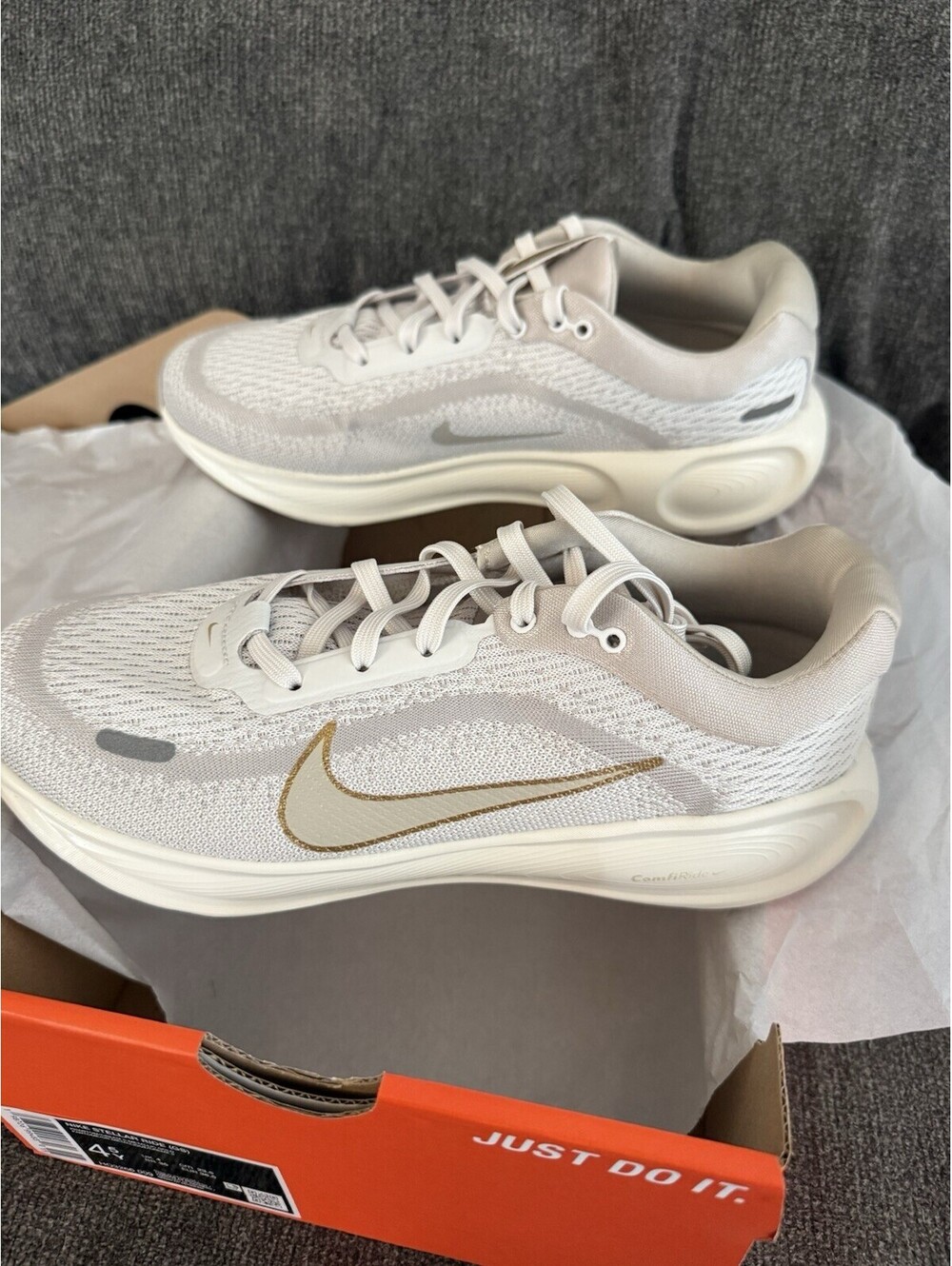 Nike Stellar Ride GS Phantom Cream Metallic Gold HQ3266-009 Size 4.5Y NIB